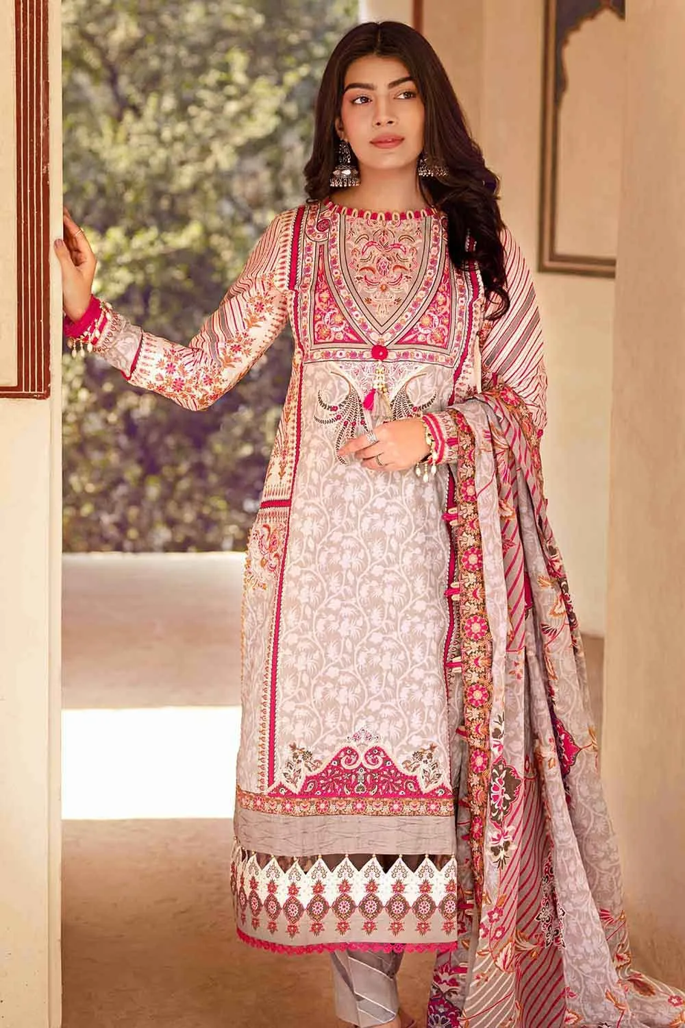 Gul Ahmed Summer 2022 · Essential 3PC Collection – 3PC Gold Printed Lawn Suit CL-22167