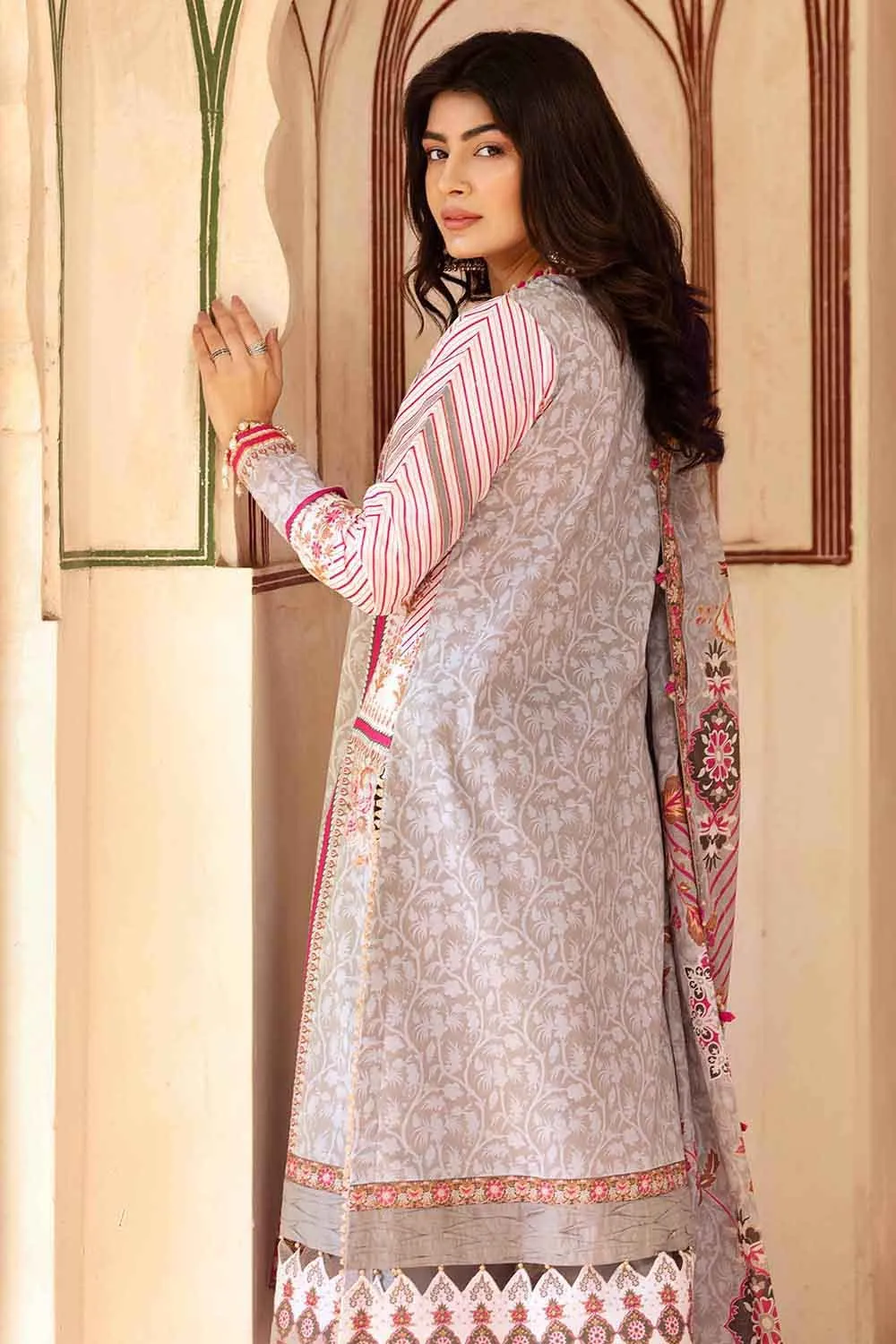 Gul Ahmed Summer 2022 · Essential 3PC Collection – 3PC Gold Printed Lawn Suit CL-22167