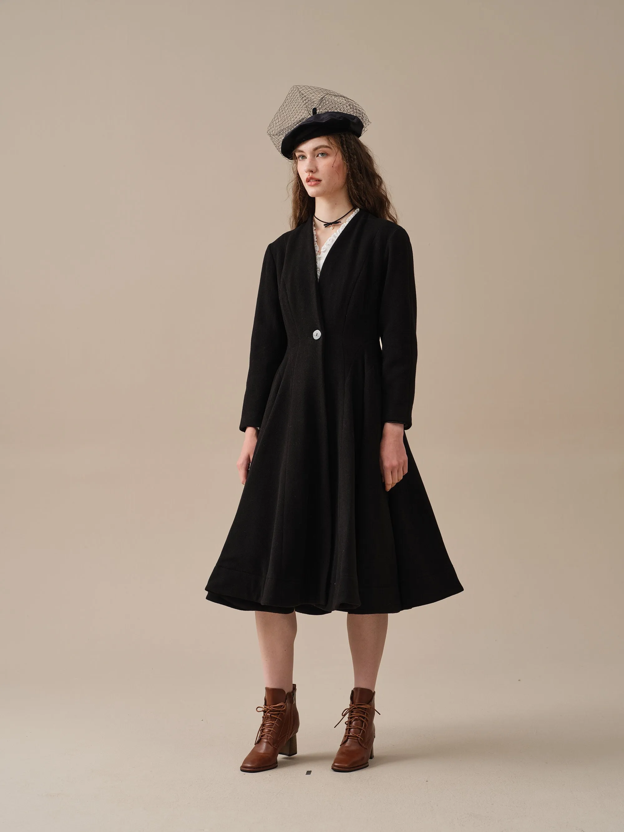 LITTLE WOMEN 22 | WOOL COAT IN BLACK