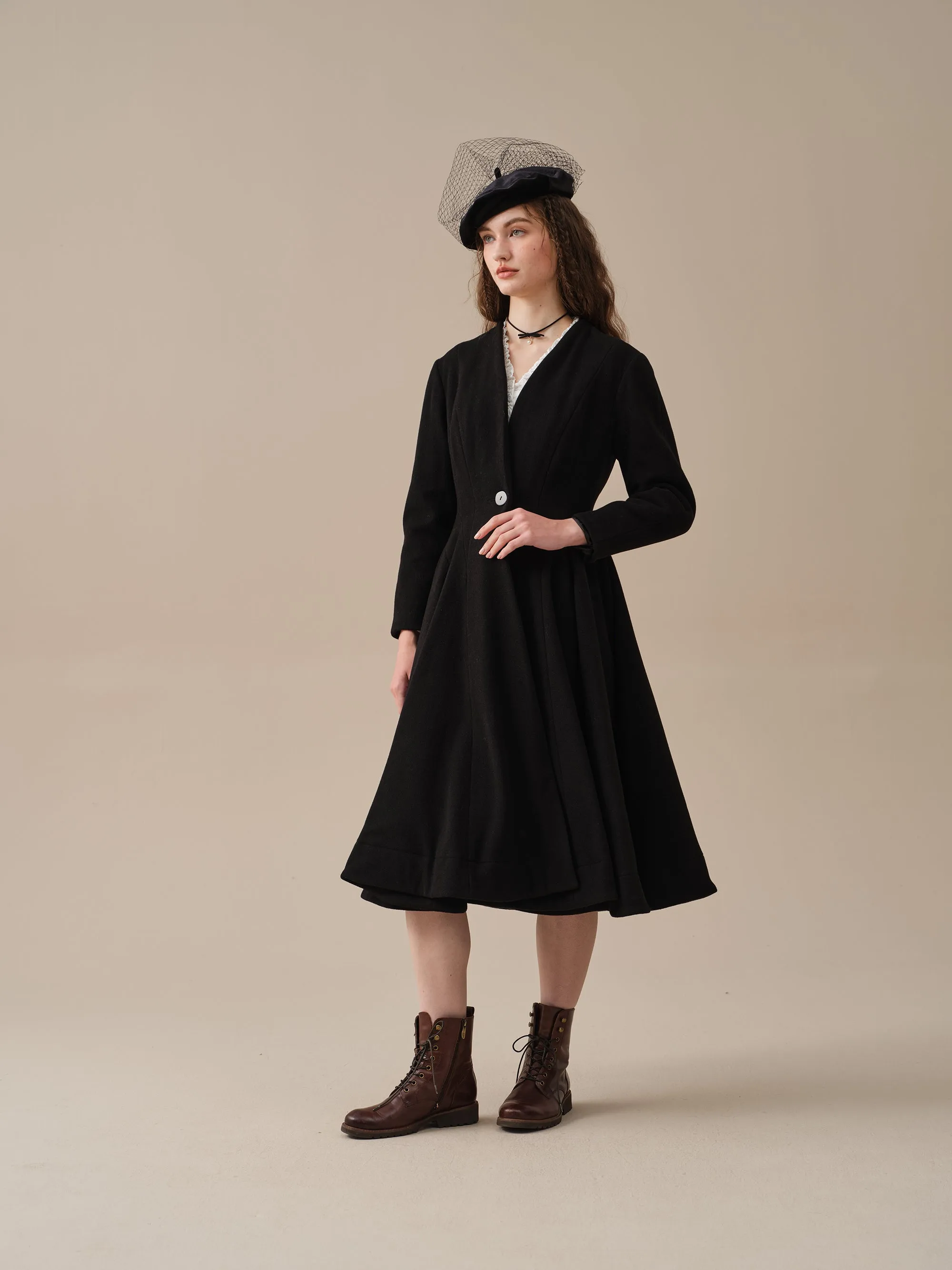 LITTLE WOMEN 22 | WOOL COAT IN BLACK