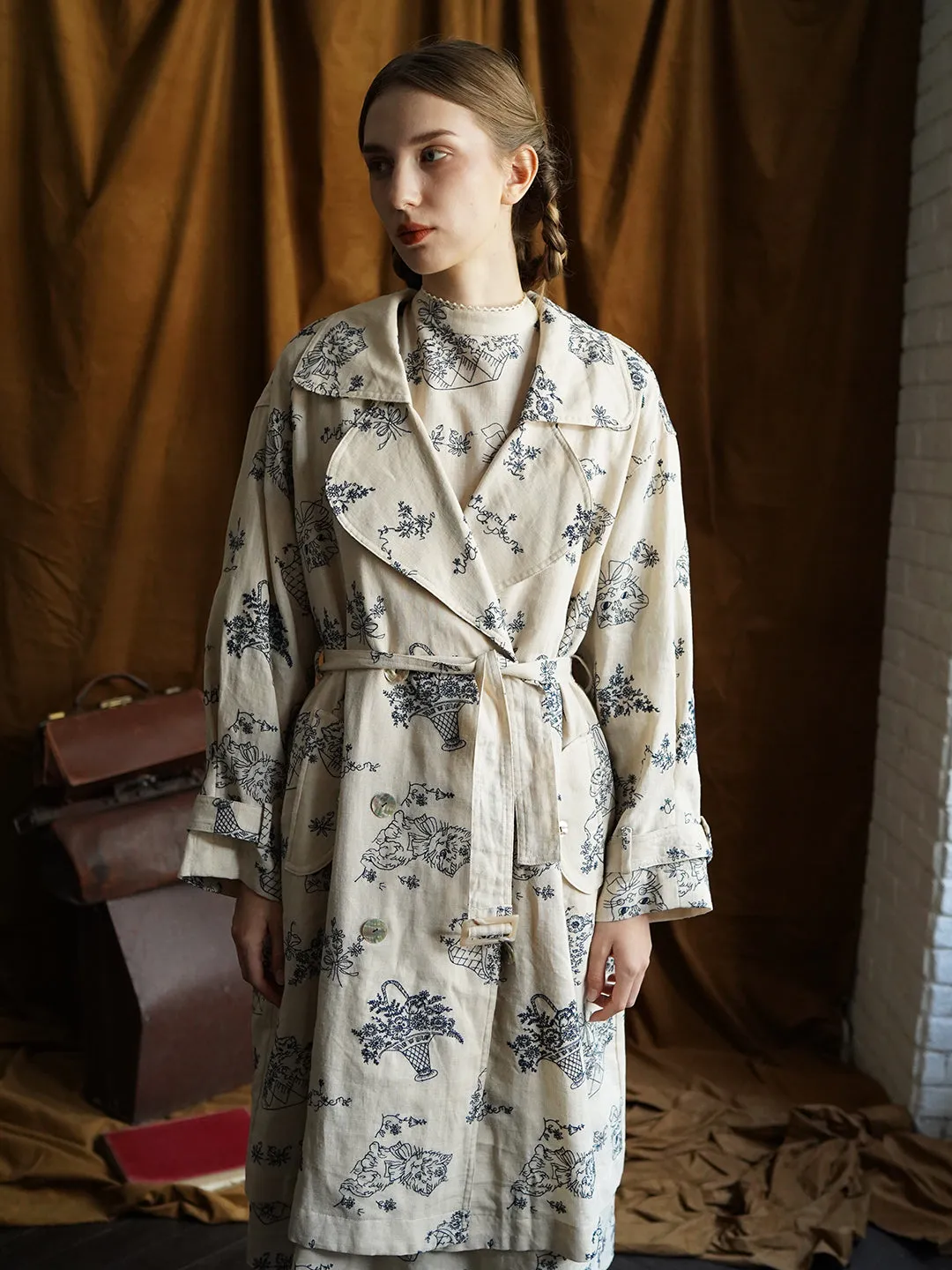 Unlogical Poem Blue Illustration Embroidery Ramie Trench coat