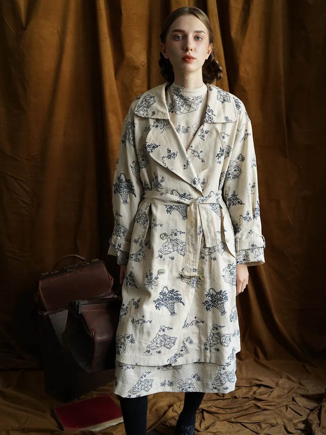 Unlogical Poem Blue Illustration Embroidery Ramie Trench coat