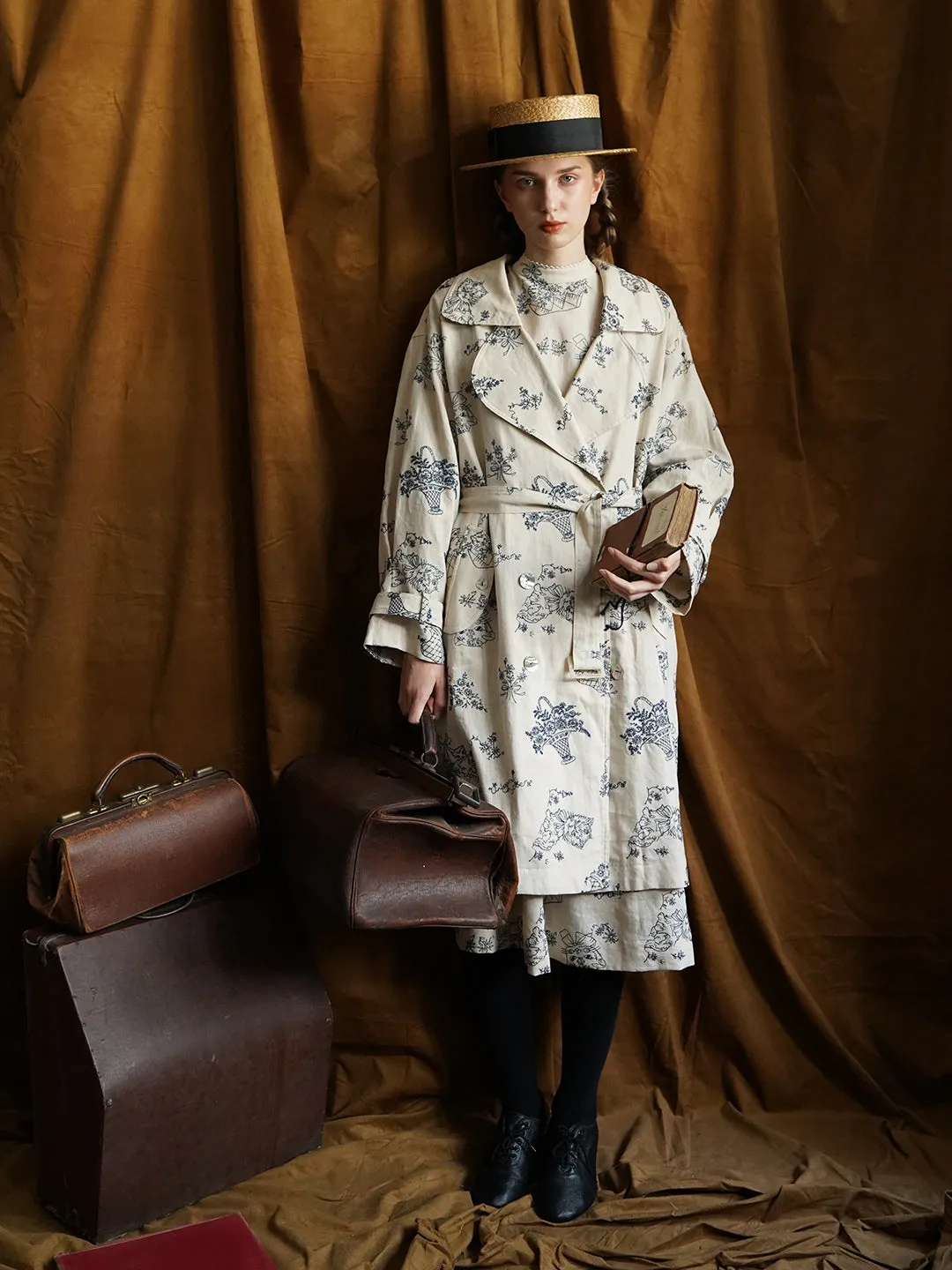 Unlogical Poem Blue Illustration Embroidery Ramie Trench coat